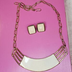 Beautiful vintage monet earrings and necklace set